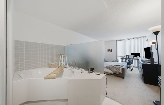 2 beds, 2 baths, $3,700, Unit # 502