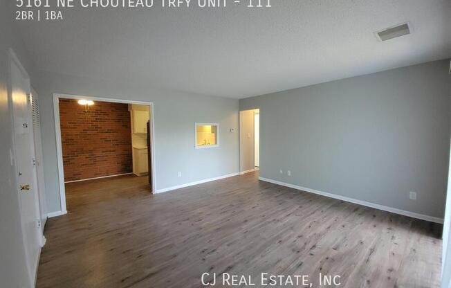 5161 NE CHOUTEAU TRFY