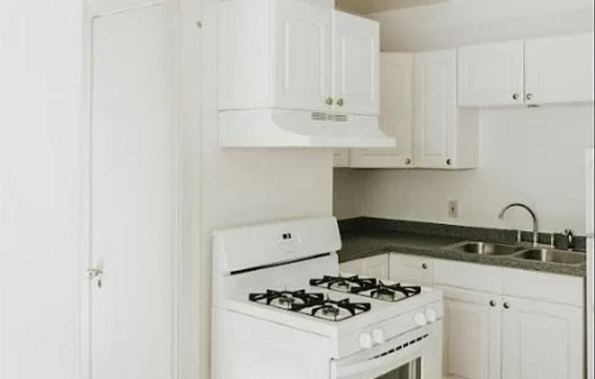 1 bed, 1 bath, 560 sqft, $885