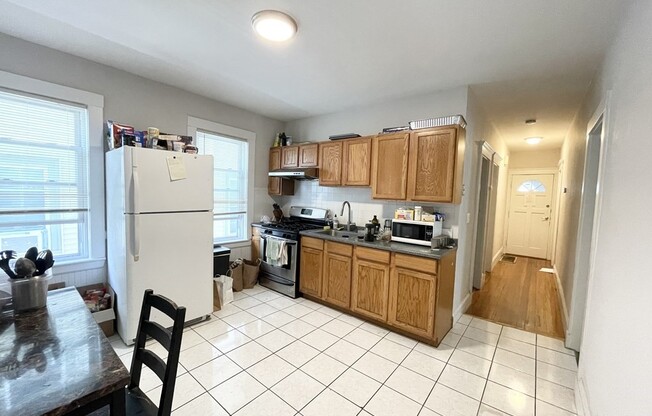 3 beds, 1 bath, $3,450, Unit 1