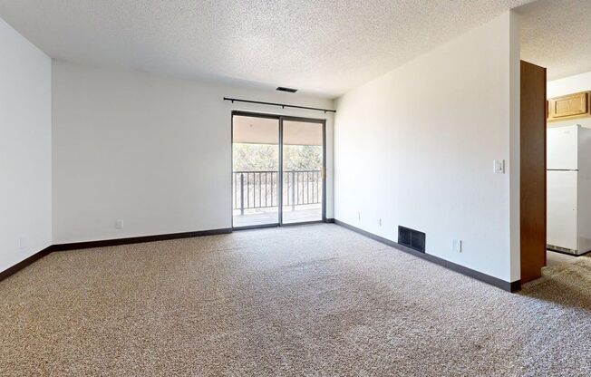 2 beds, 1 bath, 1,050 sqft, $995, Unit 201-302E