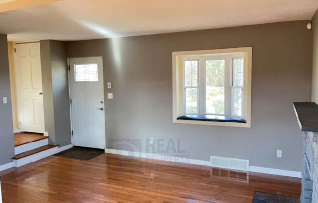 2 beds, 1 bath, $1,200