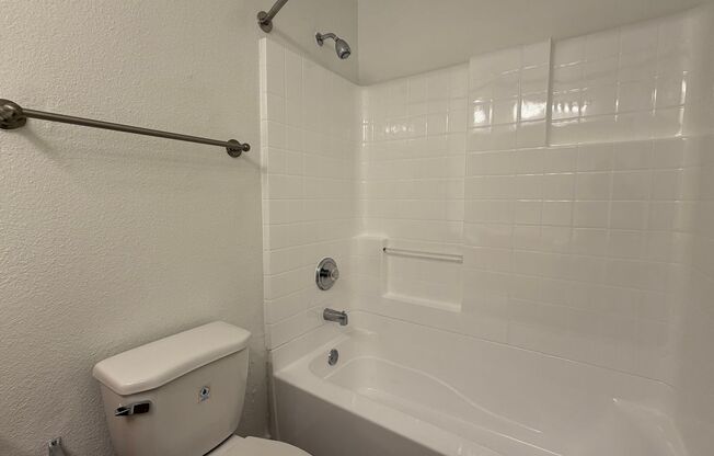 2 beds, 2 baths, 850 sqft, $3,025, Unit 821-13