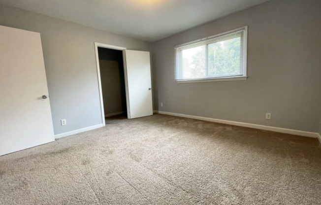 Spacious, affordable two bedroom townhouse in a great location in Charlotte!