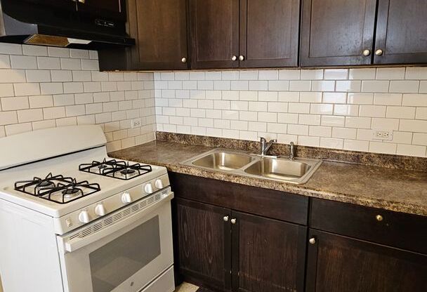 Studio, 1 bath, 550 sqft, $1,200, Unit 7726-2B