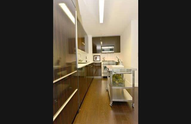 1 bed, 1 bath, 800 sqft, $4,995, Unit 26G