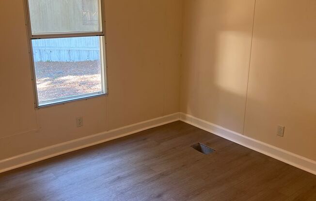 3 beds, 2 baths, $1,050, Unit Lot 4