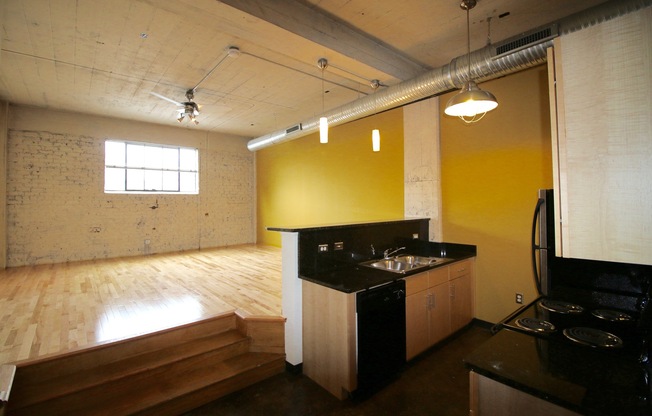 Studio, 1 bath, 540 sqft, $1,195, Unit APT 2P