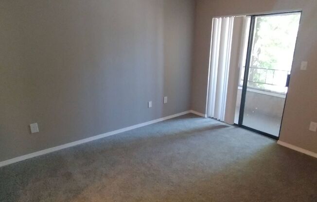 2 beds, 2 baths, 894 sqft, $1,200, Unit 44