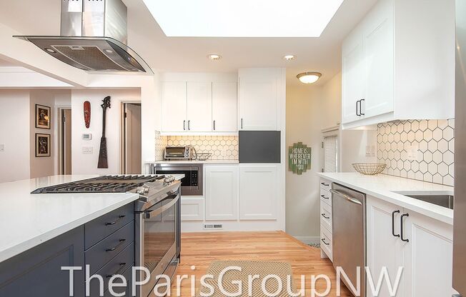 Renovated Magnolia Home – Open Floor Plan & Beautiful Finishes