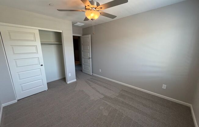 3 beds, 2.5 baths, $2,195, Unit # 22