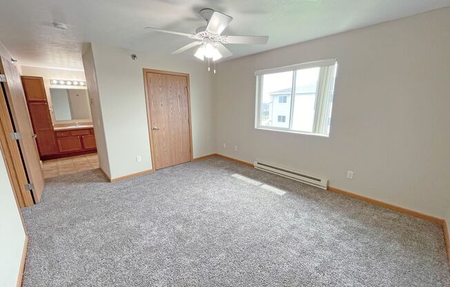 2 beds, 2 baths, 1,092 sqft, $1,135, Unit 1315-204