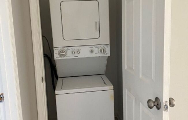2 beds, 1 bath, 625 sqft, $1,600, Unit 1