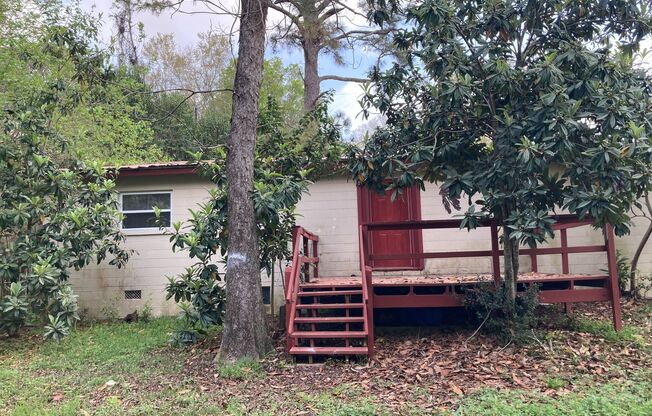 3 beds, 1 bath, $1,250