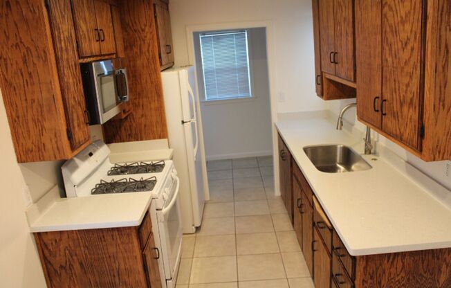 827-837 33rd St., Richmond, CA 94804