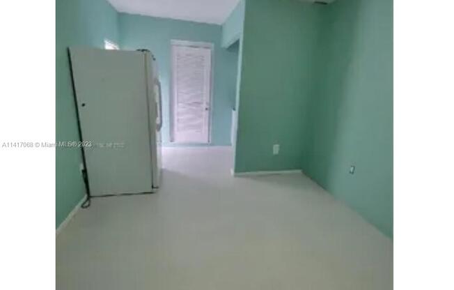 3411 NORTHWEST 72 WAY
