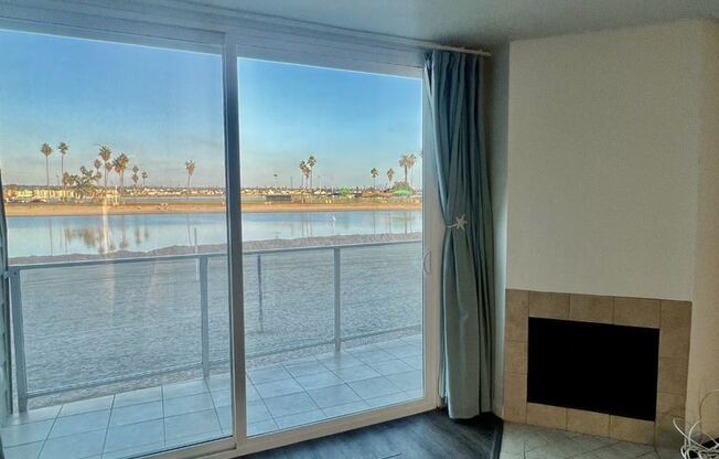 3750 Bayside Walk #14