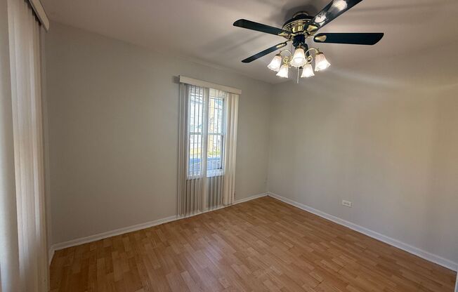 2 Bedroom Unit available in Highland Park!