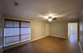 2 beds, 1 bath, $1,300