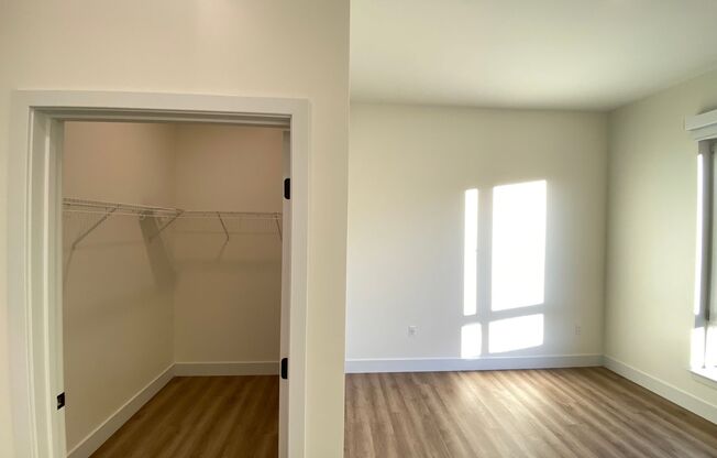 1 bed, 1 bath, 903 sqft, $2,541, Unit 257