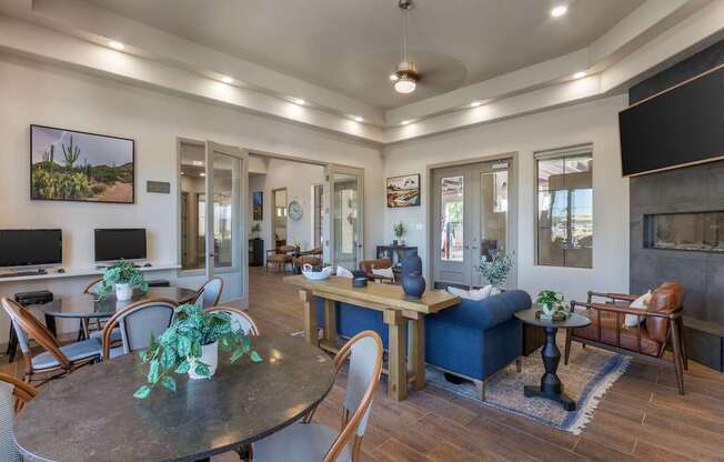 Sitting Area at Canyon Ridge