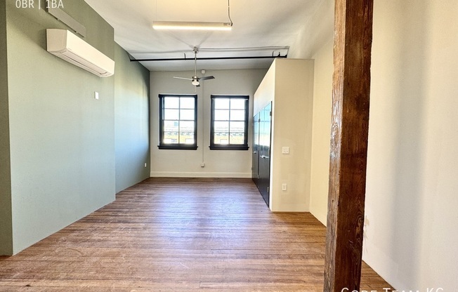 802 BROADWAY BLVD