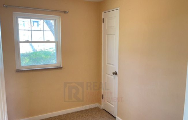 2 beds, 1 bath, $1,200