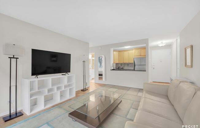 130 W 67 ST
