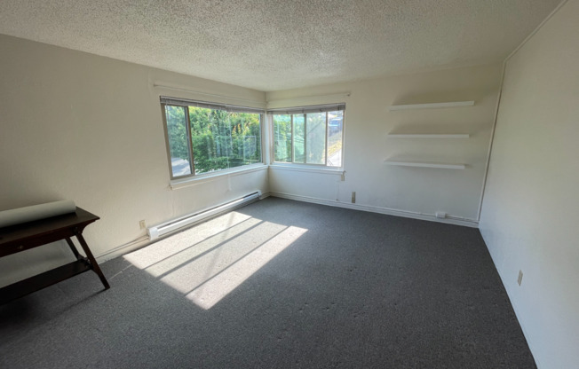 2424 E DENNY WAY