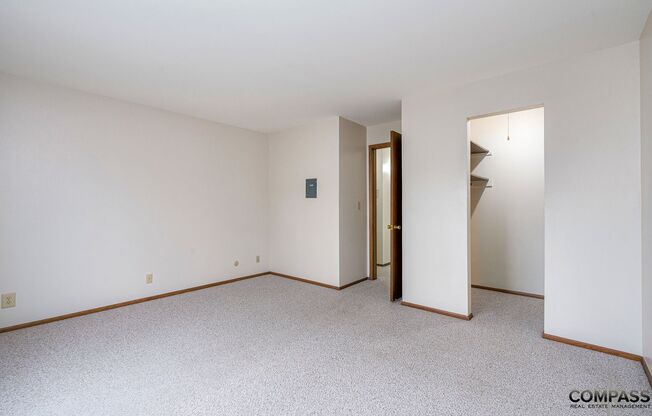 1 bed, 1 bath, 624 sqft, $945, Unit 215