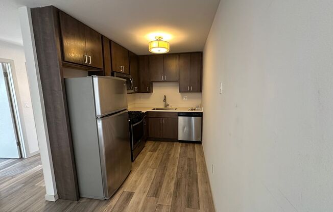 2 beds, 1 bath, $1,395, Unit 102