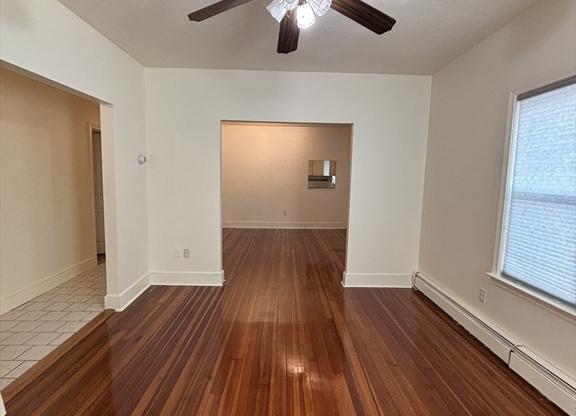 3 beds, 1 bath, 1,250 sqft, $3,000, Unit 1