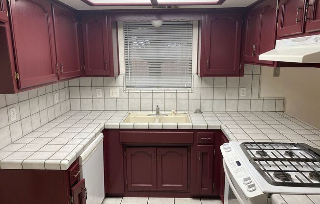 1612 N. NORMAN DR. - 3 BEDROOM 2 BATHROOM - VISALIA