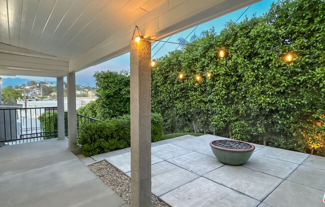 2749 GRIFFITH PARK BLVD