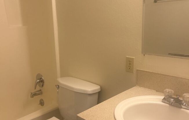 1 bed, 1 bath, 576 sqft, $1,295, Unit 22
