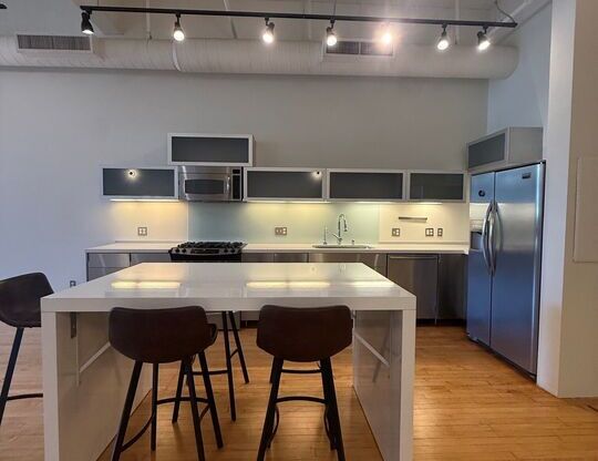 1 bed, 1 bath, 980 sqft, $3,400, Unit 114