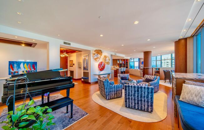 2Bd/2.5Ba Seattle  Penthouse