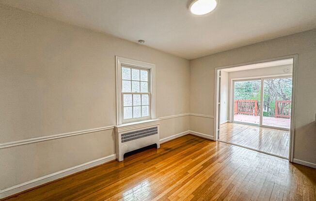 Stunning 4 Bed 3 Bath Tudor-style Brick Townhome In Desired Foxhall