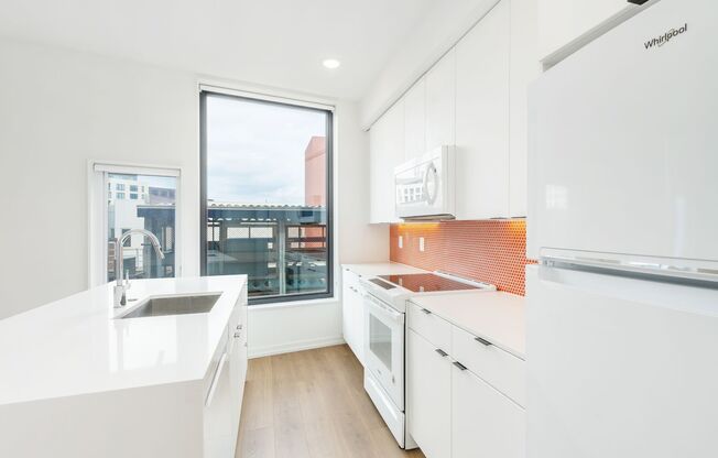 1 bed, 1 bath, 611 sqft, $1,595, Unit N-401