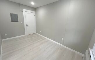 Studio, 1 bath, 240 sqft, $1,141, Unit 14