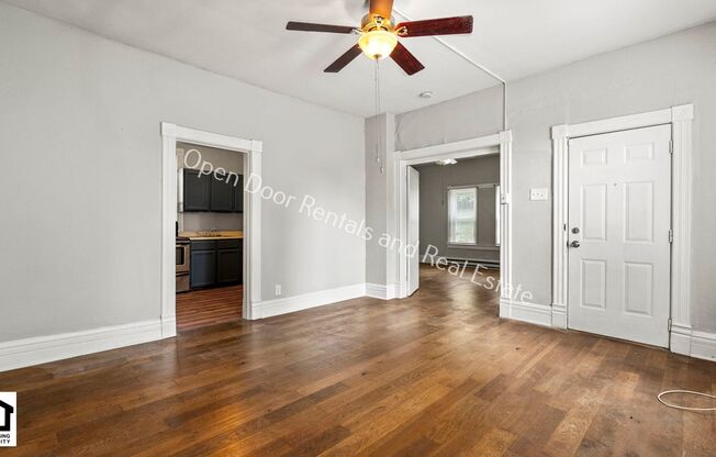 1 bed, 1 bath, 690 sqft, $925, Unit 1905 Hillside Ave Apt 1