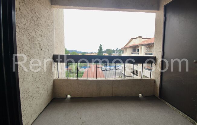 Mission Valley, 6747 Friars Road #132, All Appliances, AC, Fireplace, Community Pool, Spa and Fitness, Close to shopping and Fwy!