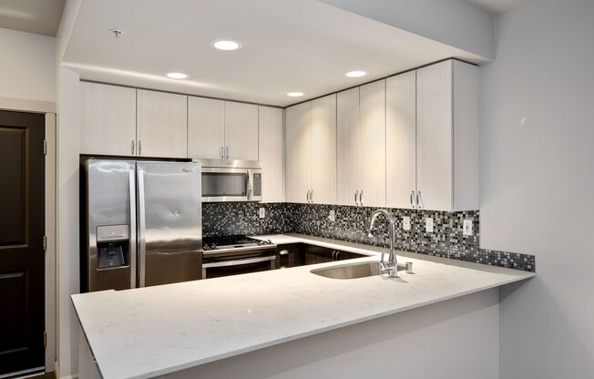 1 bed, 1 bath, 685 sqft, $2,695, Unit 416