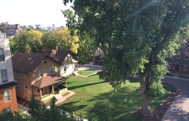 3 beds, 1 bath, $2,145, Unit 502 - Updated
