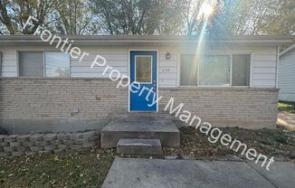 2 beds, 1 bath, $1,200