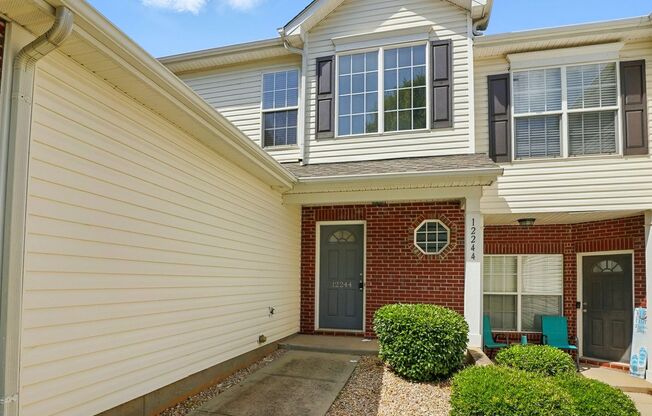 2 Bedroom Townhome in Pineville!