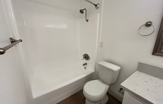 1 bed, 1 bath, 695 sqft, $1,698, Unit 112