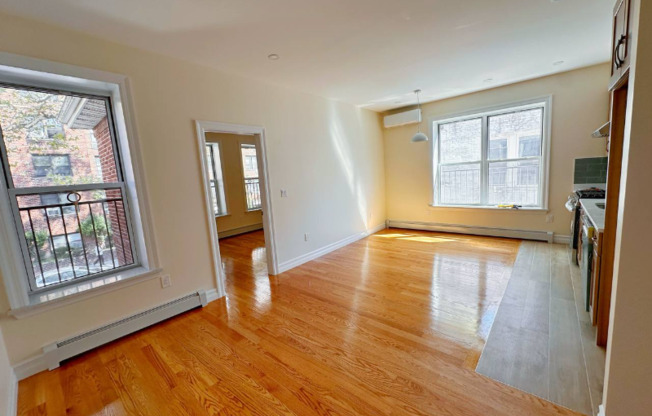 8752 18 AVE