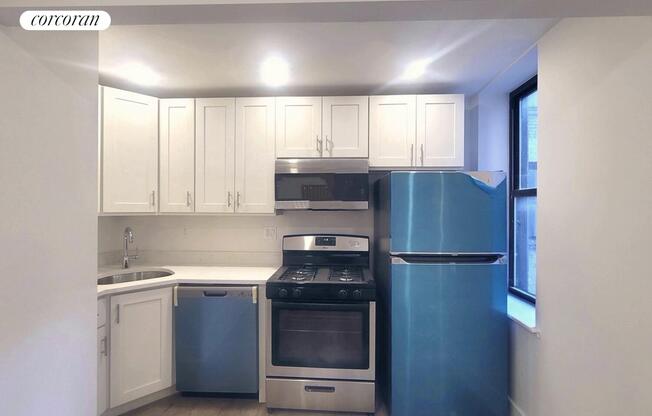 2 beds, 2 baths, $6,850, Unit 14R