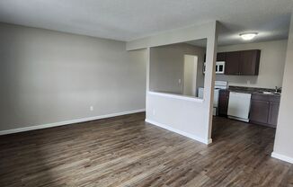 2 beds, 1 bath, 730 sqft, $875, Unit Unit 11